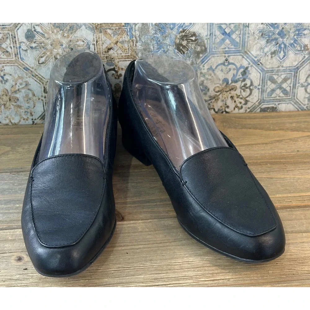 Clarks Loafers Leather Slip On Block Heel Womens 8 Black Excellent